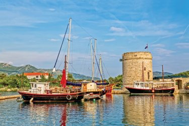 Port de Mali Ston. - Jasmina Mihoc - iStockphoto