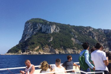 Arrivée en bateau sur l'île de Capri. - Muriel PARENT