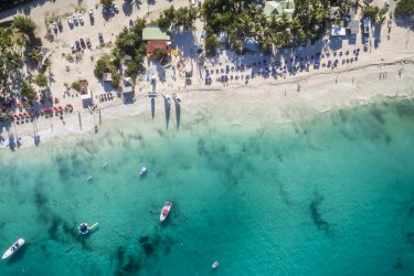 Plage de Saint-Martin. - thierry dehove - Shutterstock.com