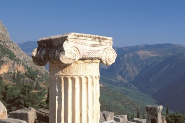 Colonne ionique du site archéologique de Delphes. - Author's Image