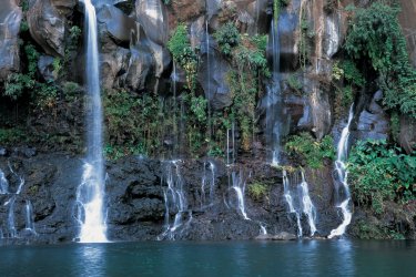 Cascade près de Saint-Gilles-les-Hauts. - Tom Pepeira - Iconotec