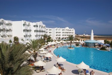 Piscine et hôtel à Djerba. - X-drew - iStockphoto