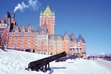 Le Château Frontenac et la Terrasse Dufferin. - Author's Image
