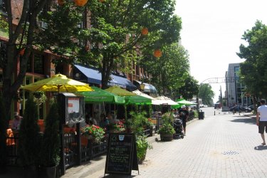 Rue piétonne Victoria Row au centre-ville de Charlottetown. - Valérie FORTIER