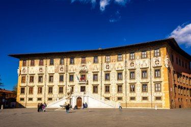Piazza dei Cavalieri, aujourd'hui l'école normale supérieure. - Leonid Andronov / Shutterstock.com