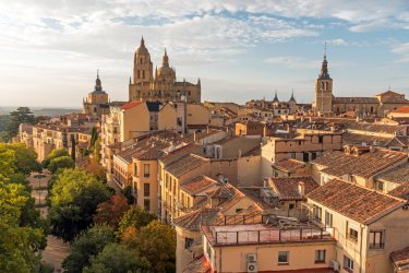 La ville de Ségovie. - elxeneize - Shutterstock.com