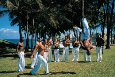 Joueurs de capoeira. - EMBRATUR / Christian Knepper