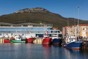 Port de Santoña. - JavierGil1000 - iStockphoto.com