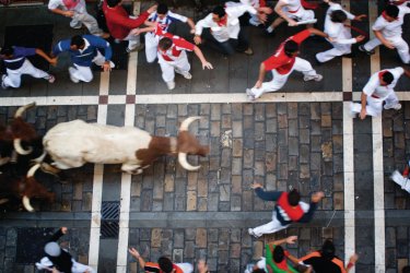 Encierro lors des Sanfermines de Pampelune. - jon11 - iStockphoto.com