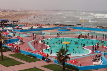 La Corniche, lieu incontournable entre plages et piscines. - Philippe GUERSAN - Author's Image