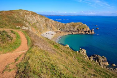 Sentier de randonnée, GR223, nez de Jobourg. aterrom - Fotolia
