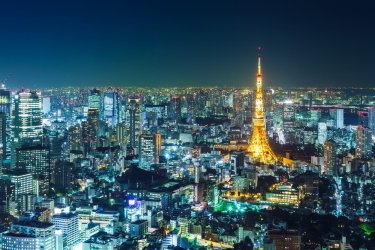 Vue de Tokyo la nuit. Leungchopan