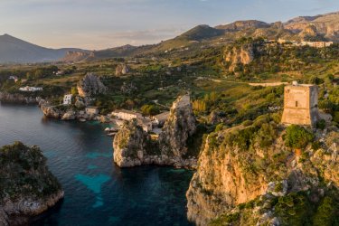 Panorama de la tour de Scopello. Michal Hlavica - Shutterstock.com
