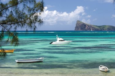Vue sur l'île Coin de Mire. - Office du Tourisme de l'Île Maurice - Bamba Sourang