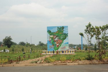 A Bujumbura, sur la RN 1 en partant vers Bugarama. - Indra STRUYVEN