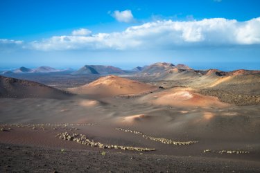 Paysage volcanique du Parc National de Timanfaya. - javarman - Shutterstock.com