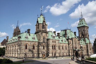 Edifice de l'Est du Parlement du Canada. - Stéphan SZEREMETA