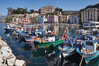 Marina de Sorrente. - Karambol - iStockphoto