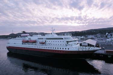 Le Hintergrute express à quai. - Boris ADAMOVSKI - Iconotec