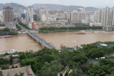 Lanzhou, ville toute en longueur. - Barthélémy COURMONT