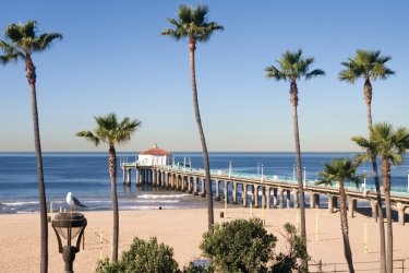 Manhattan Beach. - Stellalevi - iStockphoto