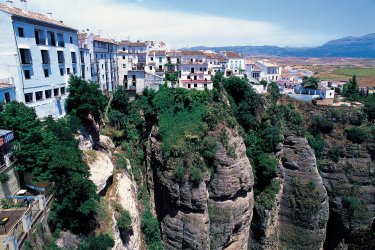 L'impressionnante gorge du Tajo divise la ville de Ronda en deux. - Author's Image