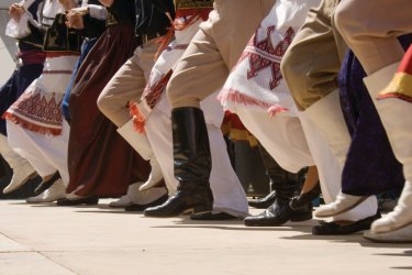 Danse traditionnelle. - Tella_db - iStockphoto