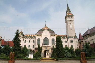 Le palais de l'Administration de Târgu Mureş. - Stéphan SZEREMETA