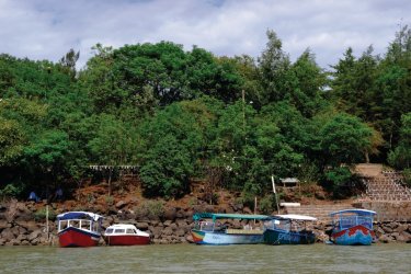 Le petit port d'embarcation de Bahar Dar. - TRINITY