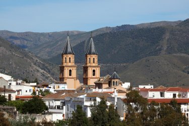 Órgiva et sa cathédrale. - Philip Lange - Shutterstock.com