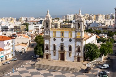 Eglise Do Carmo, Faro. - Robin Runck - Shutterstock.com