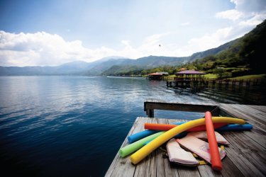 Lago de Coatepeque. - Epicuean - iStockphoto