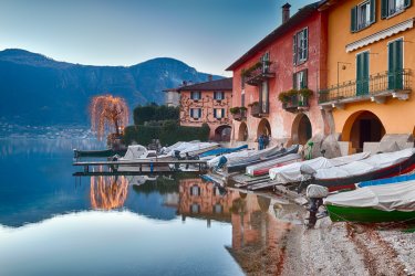 Sur les bords du Lac de Côme. - pixelshop - Shutterstock.com