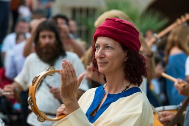 Musicienne au Medieval Rose Festival, Rhodes. - Baronb - Shutterstock.com