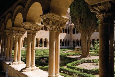 Cloître de l'abbaye bénédictine de Silos. - Author's Image