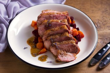 Canard au sirop d'érable. - freeskyline-Shutterstock.com