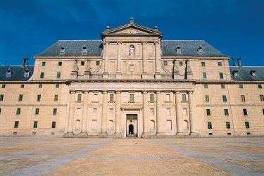 Entrée principale d'El Real Monasterio de San Lorenzo del Escorial. - Author's Image