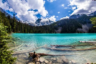 Joffre lakes provincial park. - maibin - Shutterstock.com