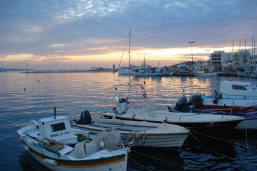 Coucher de soleil à Tinos. - Ana JOVETIC-VUCKOVIC