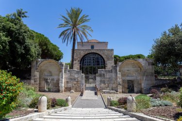 Basilique de San Saturnino. - skovalsky - Shutterstock.com