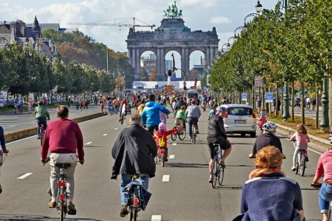 Cycliste à Bruxelles. (© CapturePB - shutterstock.com)