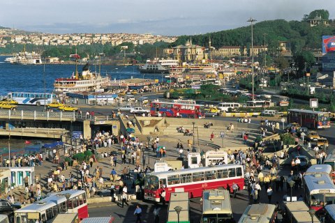 Départ des ferries sur la Corne d'or. (© Alamer - Iconotec)