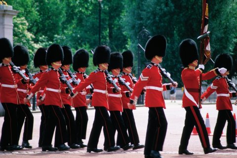 Relève de la garde devant Buckingham Palace. (© Philippe GUERSAN - Author's Image)