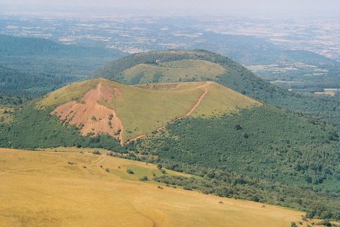 Le Puy de Pariou (© JEAN-PAUL LABOURDETTE)