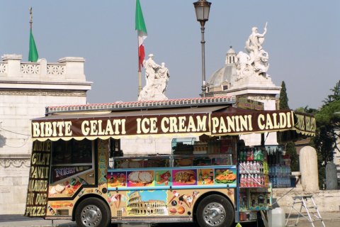 Vente de glace et boissons fraîches. (© Stéphan SZEREMETA)