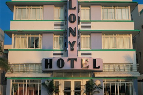 Colony Hotel. (© Tom Pepeira- Iconotec)