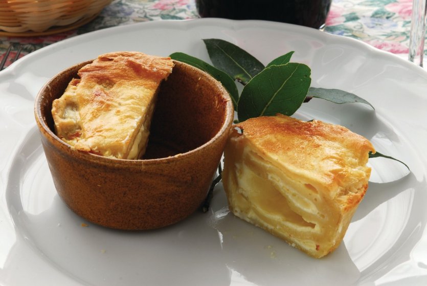 <p>La Gibanica.</p>