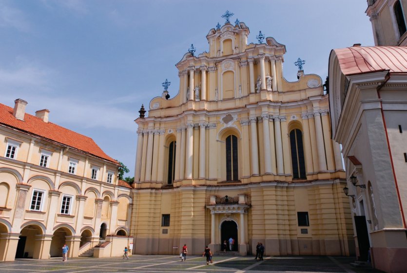 <p>L'Université de Vilnius et l'église Saint-Jean.</p>