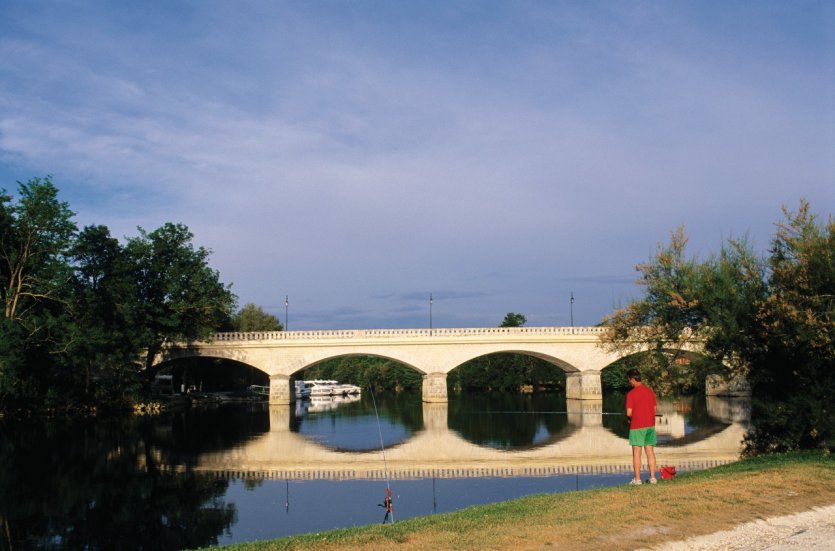 <p>Pêche le long de la Charente</p>