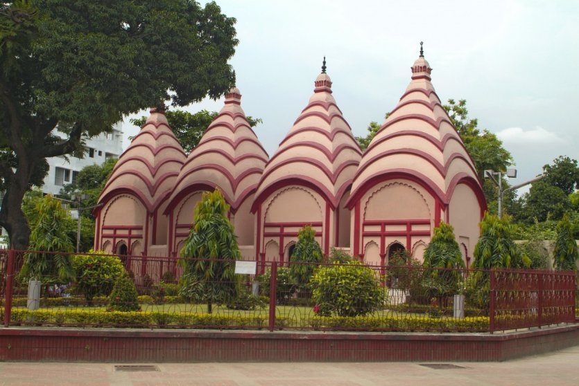 Le temple Dhakeshwari.